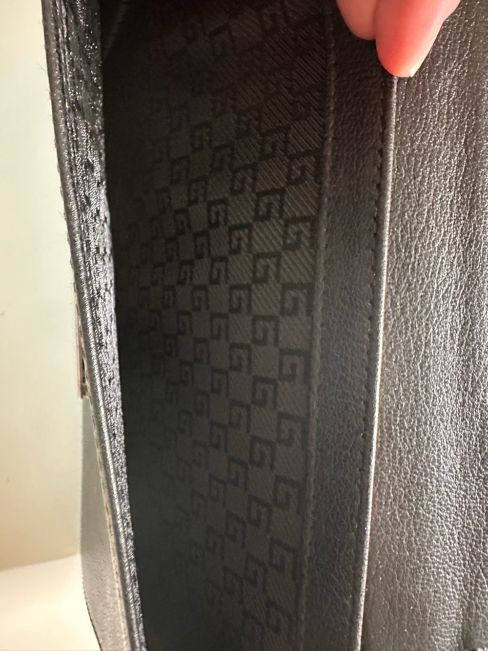 Vintage Gucci Black Leather Two-Way Clutch with Silver Hardware - Picture 6 of 10